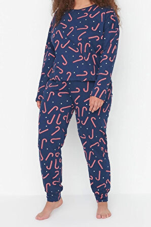 Tarz Rahat Büyük Beden Uzun Kollu Dar Paça Yılbaşı Temalı Örme Pijama Takımı