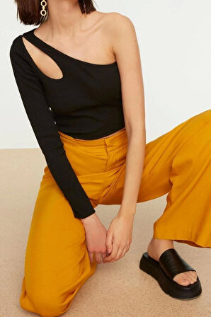 Moda Asimetrik Yaka Örme Slim Fit Düz Desen Casual Günlük Crop Uzun Kol Bluz