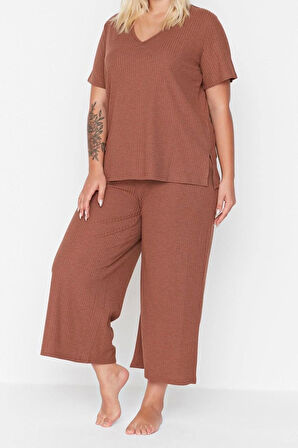 Tarz Rahat Büyük Beden Kısa Kollu Geniş Paça Fitilli Capri Boy Örme Pijama Takımı