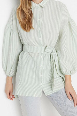 Moda Kadın Tesettür Gömlek Yaka Çizgili Günlük Çizgili Kuşaklı Balon Kol Arkası Uzun Dokuma Gömlek