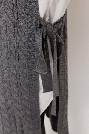 Stil Modern Kadın Midi Düşük Kol Bisiklet Yaka Tesettür Beli Bağlamalı Saç Örgülü Triko Süveter