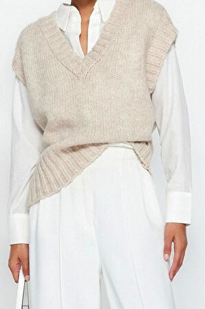 Stil Modern Kadın Crop Standart Kol V Yaka Yumuşak Dokulu Triko Süveter