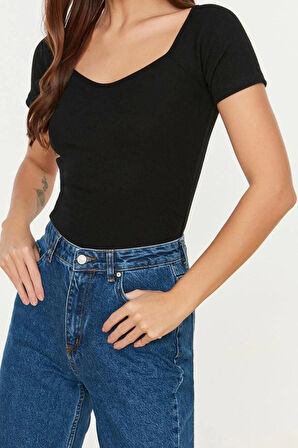 Moda Kalp Yaka Örme Fit Düz Desen Casual Günlük Regular Kısa Kol Bluz