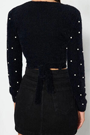 Kadın Modern Tarz Rahat Uzun Kruvaze Nakışlı İşlemeli Kol Crop Triko Kazak