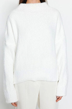 Stil Modern Kadın Regular Standart Kol Dik Yaka Tüylü Sakal İplikli Triko Kazak