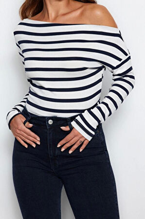 Moda Kayık Yaka Örme Slim Çizgili Desen Casual Günlük Regular Uzun Kol Bluz