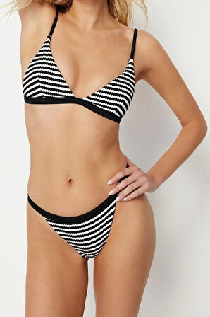 Moda Çizgili Atma Kap Üçgen Normal Bel Brief Siyah-Beyaz Üçgen Dokulu Regular Bikini Takımı