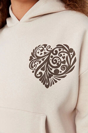 Büyük Beden Tarz Regular Kapüşonlu Düşük Kol Regular Baskılı Kalın Şardonlu Örme Sweatshirt