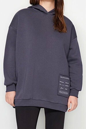 Büyük Beden Relaxed Kapüşonlu Düşük Kol Regular Slogan Detaylı İçi Polar Kalın Örme Sweatshirt