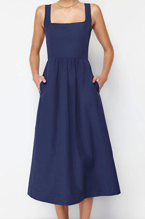 Moda Stil Regular Kare Yaka Midi Boy Belden Açılan Korse Dikiş Detaylı Dokuma Elbise