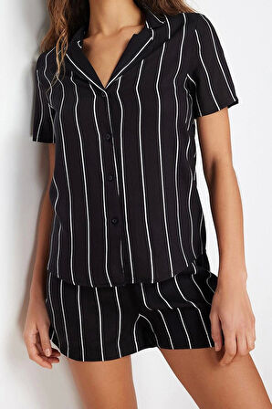 Tarz Rahat Kısa Kollu Geniş Paça Çizgili Viskon Dokuma Pijama Takımı