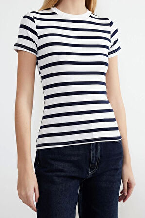 Moda Bisiklet Yaka Örme Slim Çizgili Desen Casual Günlük Regular Kısa Kol Bluz