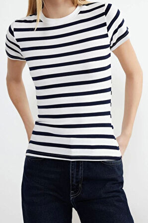 Moda Bisiklet Yaka Örme Slim Çizgili Desen Casual Günlük Regular Kısa Kol Bluz