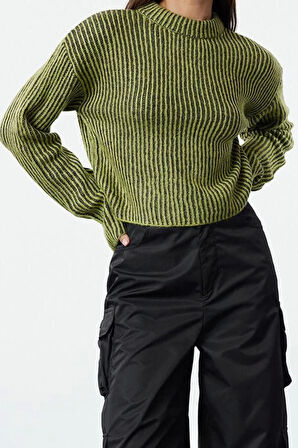 Stil Modern Kadın Crop Standart Kol Bisiklet Yaka Yeşil Yumuşak Dokulu Triko Kazak