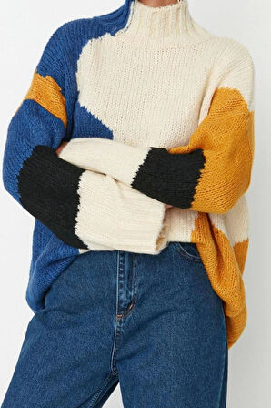 Kadın Modern Tarz Rahat Uzun Dik Yaka Renk Bloklu Kol Regular Triko Kazak