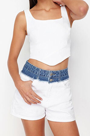 Moda Denim Yüksek Bel Geniş Paça Gündelik Beyaz Renk Bloklu Yüksek Bel Denim Şort TWOSS24SR00130