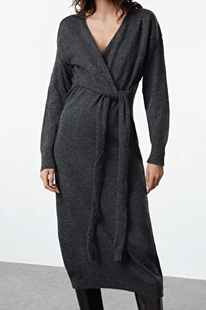 Moda Stil Kruvaze Kruvaze Midi Boy Yumuşak Dokulu Triko Yaka Bağlamalı Elbise