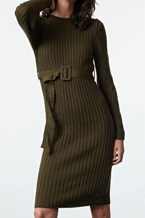 Moda Stil Regular Kayık Yaka Midi Boy Triko Kemerli Elbise