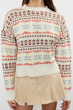 Stil Modern Kadın Regular Standart Kol Bisiklet Yaka Geniş Kalıp Yumuşak Dokulu Desenli Triko Kazak