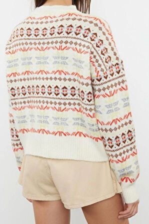 Stil Modern Kadın Regular Standart Kol Bisiklet Yaka Geniş Kalıp Yumuşak Dokulu Desenli Triko Kazak