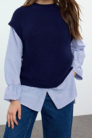 Stil Modern Kadın Regular Standart Kol Dik Yaka Yumuşak Dokulu Garni Detaylı Triko Kazak