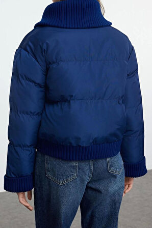 Tasarım Düz Astarlı Yaka Standart Regular Dik Kadın Regular Triko Detaylı Su İtici Şişme Mont