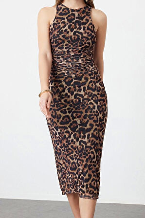 Moda Fitted Halter Yaka Midi Boy Kahverengi Çok Renkli Leopar Örme Tül Şık Abiye Elbise