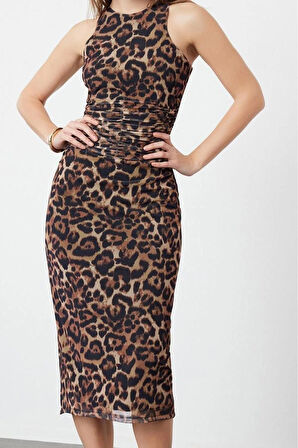Moda Fitted Halter Yaka Midi Boy Kahverengi Çok Renkli Leopar Örme Tül Şık Abiye Elbise