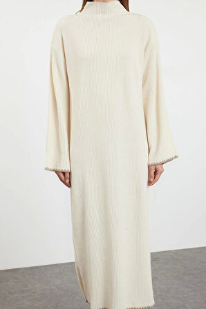 Moda Stil Relaxed Bisiklet Yaka Maxi Boy Tesettür Dikiş Detaylı Uzun Triko Elbise