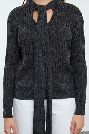 Stil Modern Kadın Regular Standart Kol Boyundan Bağlamalı Yumuşak Kurdeleli Gevşek Örgü Triko Kazak