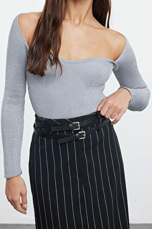 Stil Modern Kadın Regular Standart Kol Kalp Yaka Simli İplik Triko Kazak