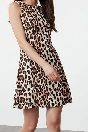 Moda Stil Regular Bisiklet Yaka Mini Boy Leopar Desenli Düz Kesim Saten Dokuma Elbise