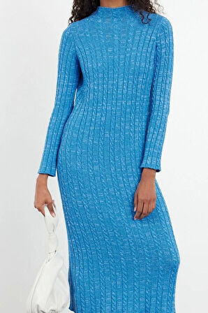 Moda Stil Fitted Dik Yaka Midi Boy Tesettür Denim Yıkamalı Saç Örgülü Triko Elbise