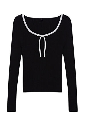 Stil Modern Kadın Regular Standart Kol Havuz Yaka Özel İplik Kurdeleli Detaylı Triko Kazak