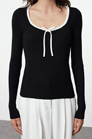 Stil Modern Kadın Regular Standart Kol Havuz Yaka Özel İplik Kurdeleli Detaylı Triko Kazak