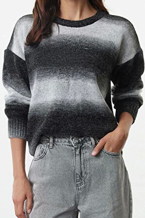 Stil Modern Kadın Regular Standart Kol Bisiklet Yaka Yumuşak Dokulu Renkl Bloklu Triko Kazak