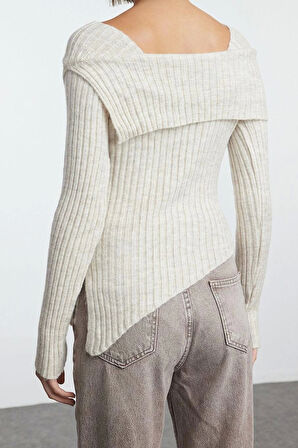 Stil Kadın Regular Standart Kol Carmen Yaka Yumuşak Dokulu Yaka Etek Ucu Asimetrik Triko Kazak