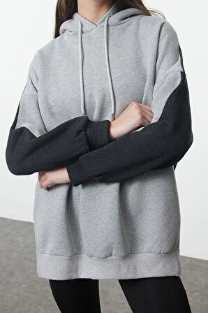 Tarz Oversize Kapüşonlu Düşük Kol Uzun Geniş Kalıp İçi Polarlı Örme Spor Sweatshirt