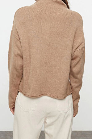 Stil Modern Kadın Regular Standart Kol Dik Yaka Yumuşak Dokulu Geniş Kalıp Triko Kazak