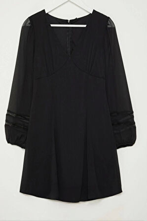 Moda Stil Regular V Yaka Mini Boy A Kesim Aksesuar Detaylı Şifon Astarlı Dokuma Elbise