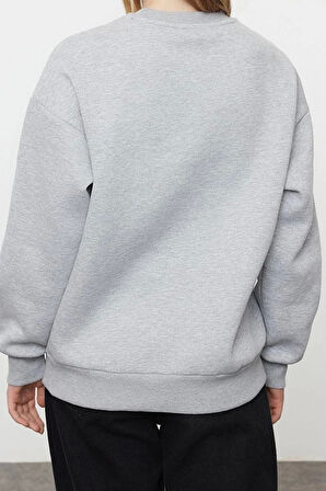 Oversize Bisiklet Yaka Düşük Kol Uzun Kalın Polarlı Rahat Kesim Slogan Nakışlı Örme Sweatshirt