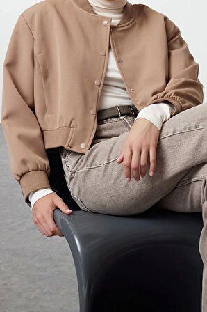 Tasarım Düz Astarlı Yaka Crop Bol Hakim Kadın Oversize Crop İnce Bomber Mont