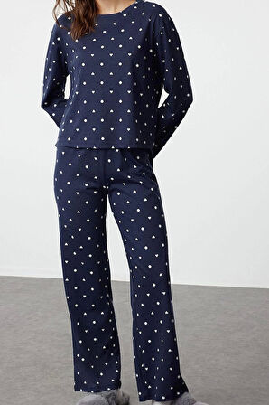 Tarz Rahat Uzun Kollu Boru Paça %100 Pamuklu Puantiye ve Kalp Desenli Örme Pijama Takımı