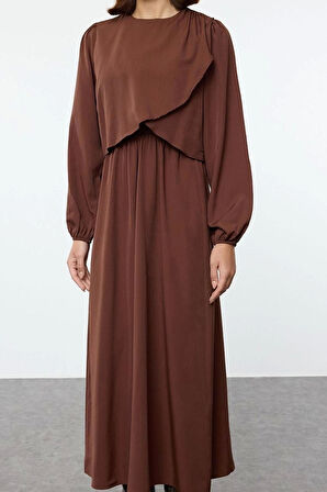 Moda Stil Fitted Bisiklet Yaka Uzun Tesettür Peplum Detaylı Dokuma Elbise