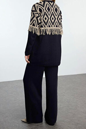 Tarz Kadın Modern Normal Bel Geniş Paça Geometrik Desenli Püskül Detaylı Triko Alt-Üst Takım