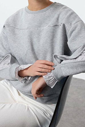 Relaxed Bisiklet Yaka Düşük Kol Dokuma Detaylı Rahat Kalıp Kalın İçi Polarlı Örme Sweatshirt