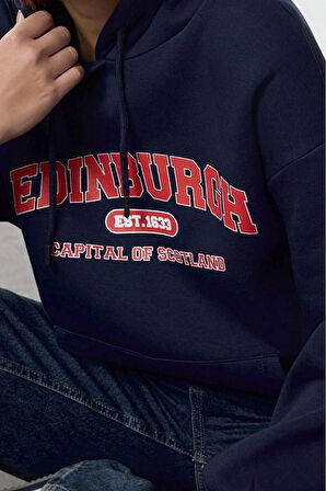 Oversize Kapüşonlu Standart Kol Standart Kalın Polarlı Baskılı Geniş Kalıp Örme Sweatshirt
