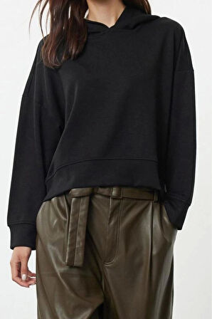 Kapüşonlu Düşük Kol Dikiş Detaylı Normal Kesim Yumuşak Tuşeli Örme Sweatshirt