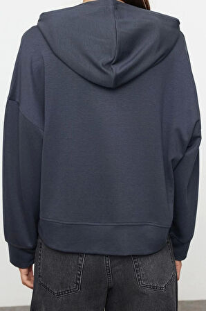 Kapüşonlu Düşük Kol Dikiş Detaylı Normal Kesim Yumuşak Tuşeli Örme Sweatshirt
