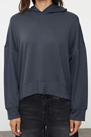 Kapüşonlu Düşük Kol Dikiş Detaylı Normal Kesim Yumuşak Tuşeli Örme Sweatshirt